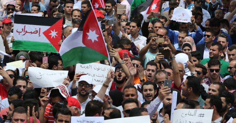 تشكيل لجان “للأزمات..” أزمة حكومية تشكيل لجان “للأزمات..” أزمة حكومية