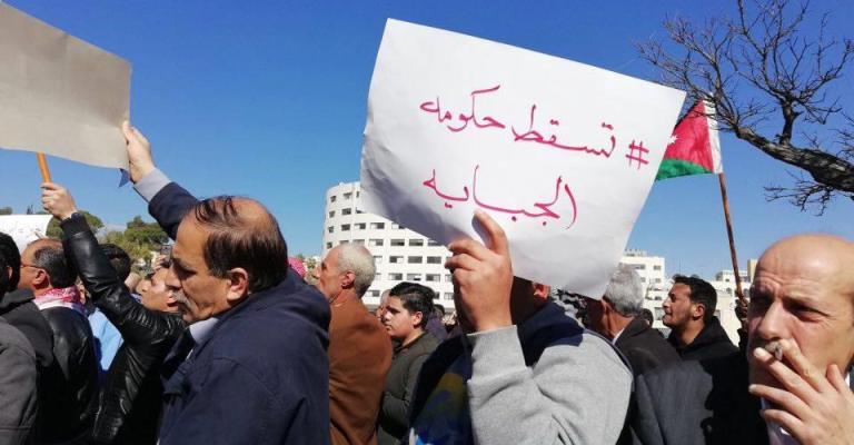 "ضريبة" الشعبية تحت قبة البرلمان