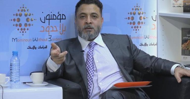 «مؤمنون بلا حدود» تجمد عضوية يونس قنديل