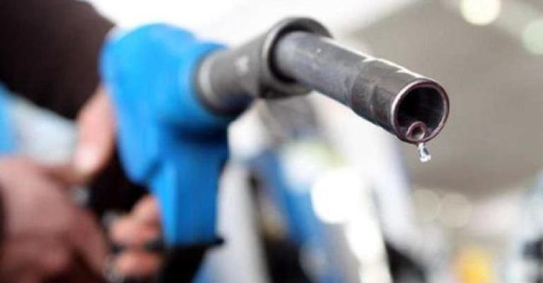 أزمة مواصفة «البنزين» تتصاعد بين شد وجذب أزمة مواصفة «البنزين» تتصاعد بين شد وجذب