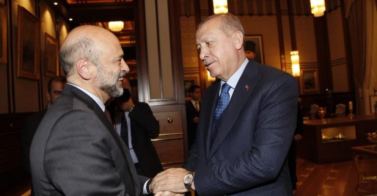 الرزاز يشكر أردوغان على تسليم عوني مطيع الرزاز يشكر أردوغان على تسليم عوني مطيع