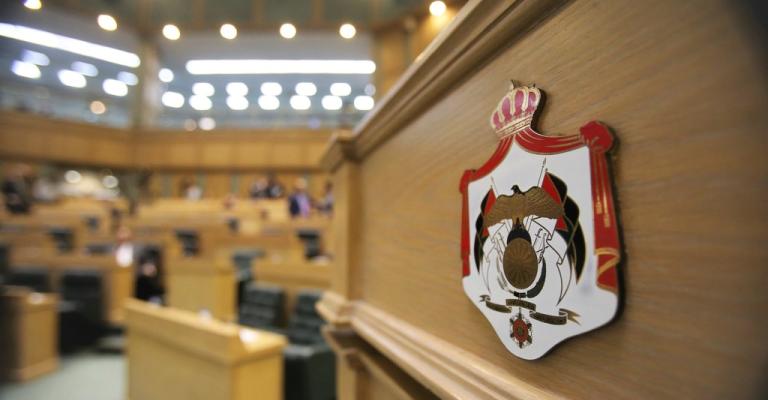 القانونية النيابية: اضافة الغرامات وجرائم جديدة وكافة مخالفات السير للعفو