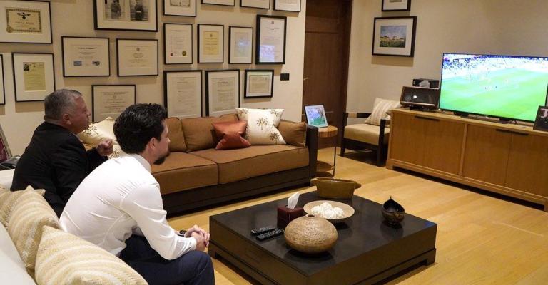 الملك عبر تويتر (نشامى ما قصرتوا)