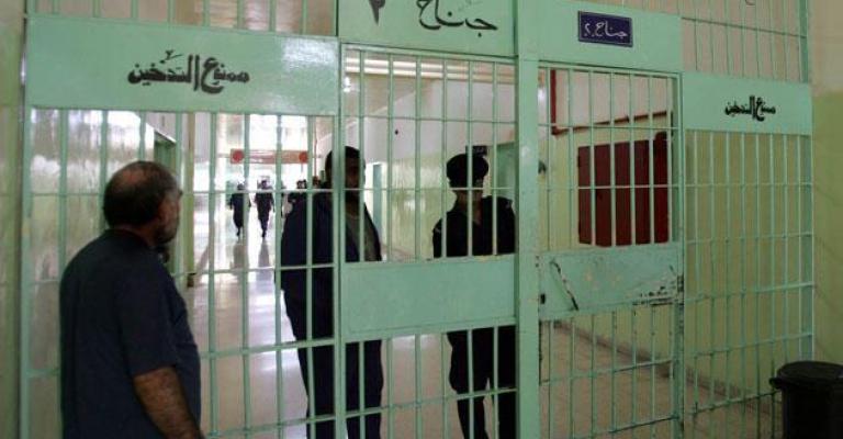 توقيف وزير سابق ومدير جمارك سابق ومسؤولين في قضية الدخان توقيف وزير سابق ومدير جمارك سابق ومسؤولين في قضية الدخان