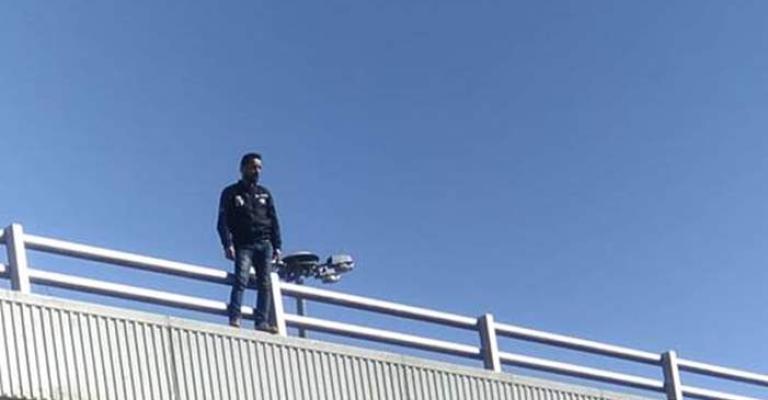 الامن يثني شابا عن الانتحار من فوق جسر ’الداخلية‘