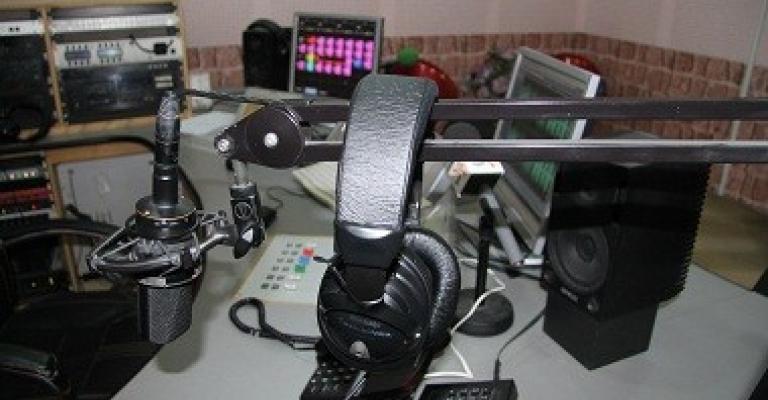 اليونسكو تدعو للاحتفال باليوم العالمي للإذاعة تحت شعار "الحوار والتسامح والسلام" اليونسكو تدعو للاحتفال باليوم العالمي للإذاعة تحت شعار "الحوار والتسامح والسلام"