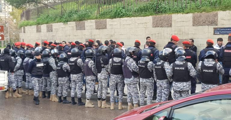 ماذا قال متعطلون اردنيون أمام الديوان الملكي (فيديو)