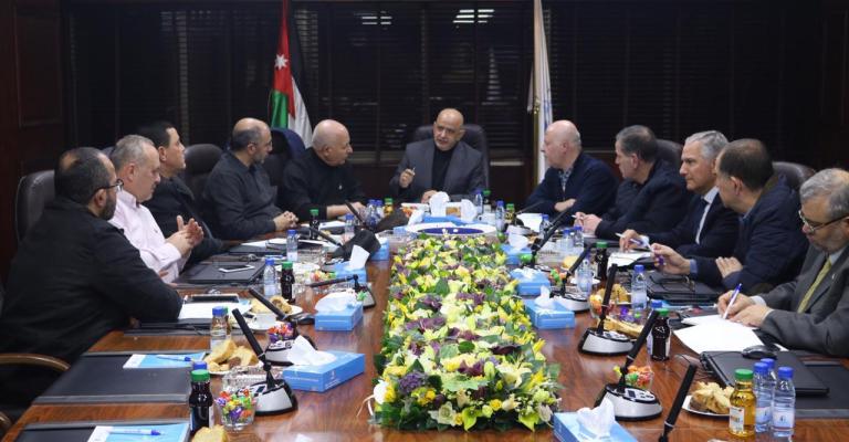 مجلس ادارة تجارة عمان يطالب بالإسراع بتعويض التجار