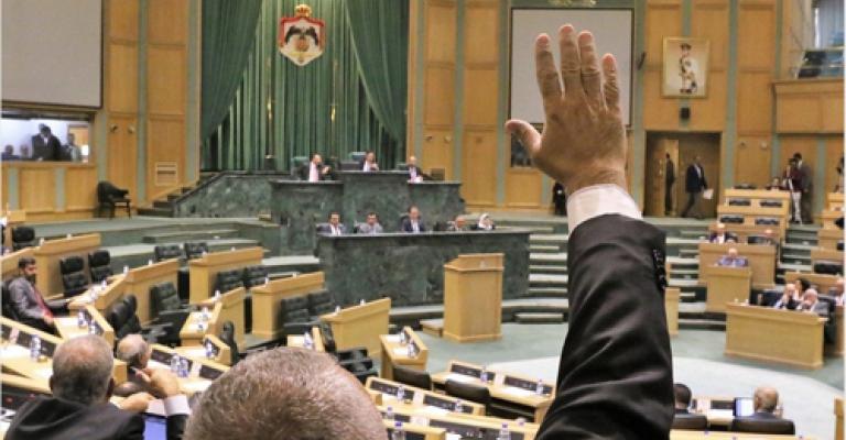 النواب يؤجل مناقشة نظامه الداخلي والفناطسة يعتذر عن الحالات الانفعالية