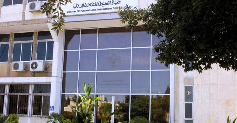 597 مليون دولار حجم تمويل خطة استجابة الأردن للأزمة السورية أظهرت بيانات الوزارة أن عجز التمويل لخطة استجابة الأردن بلغت نحو 1.652 مليار دولار منذ بداية العام الحالي