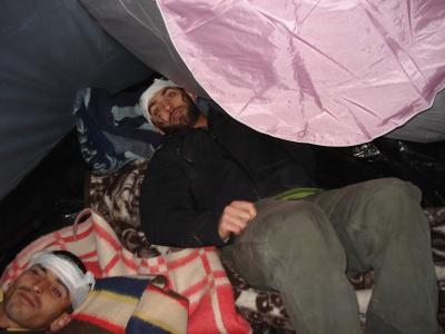 المستشفيات المحيطة بالداخلية تستقبل عشرات الإصابات بعضها خطيرة 