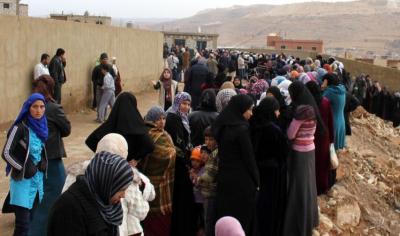 "سوريون بيننا" يرصد "انتظار" اللاجئين على طابور المستقبل