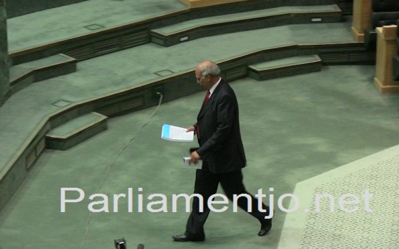 فيديو: النواب يستفتي المحكمة الدستورية حول "التقاعد" ويحيل "الجوازات" للجنة القانونية