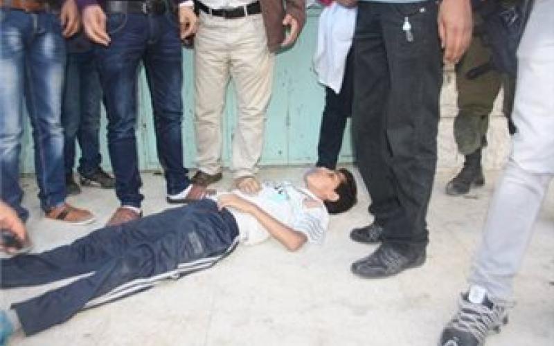 مستوطنون يعتدون على طفل في الخليل