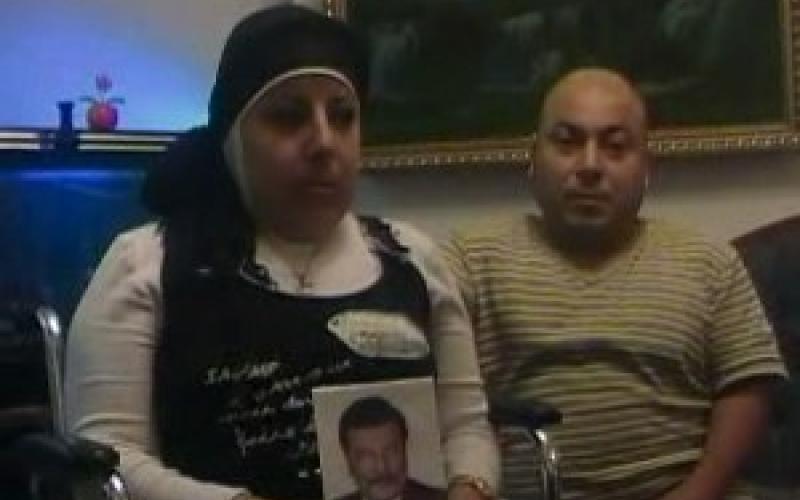 قزمان يكابدان الحياة بعد وفاة والدهما بـ"خطأ طبي.. فيديو"