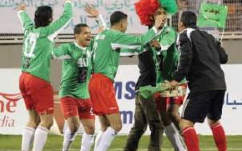 الوحدات يتأهل على حساب الحسين بعد فوز برباعية