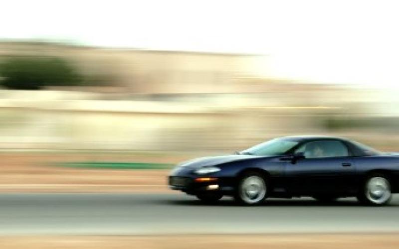 ضبط سيارة مسؤول حكومي بسرعة كبيرة