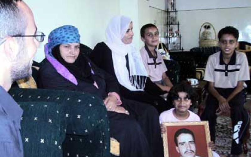 الجندي الدقامسة يضرب عن الطعام