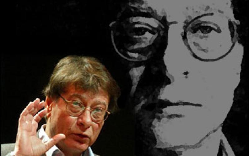 محمود درويش ... عامان في حضرة الغياب