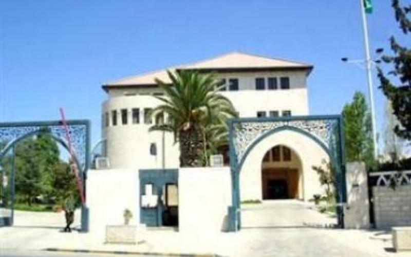 إقرار قوانين الطرق والنقل والشركات