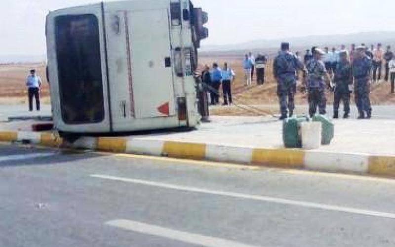 وفاة شخص و إصابة (15) في تدهور حافلة