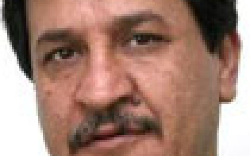 النواب وزخرفة القبر بعد الوفاة 