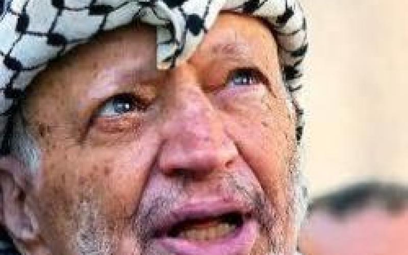 اعادة دفن رفات عرفات وتسليم العينات الى الخبراء