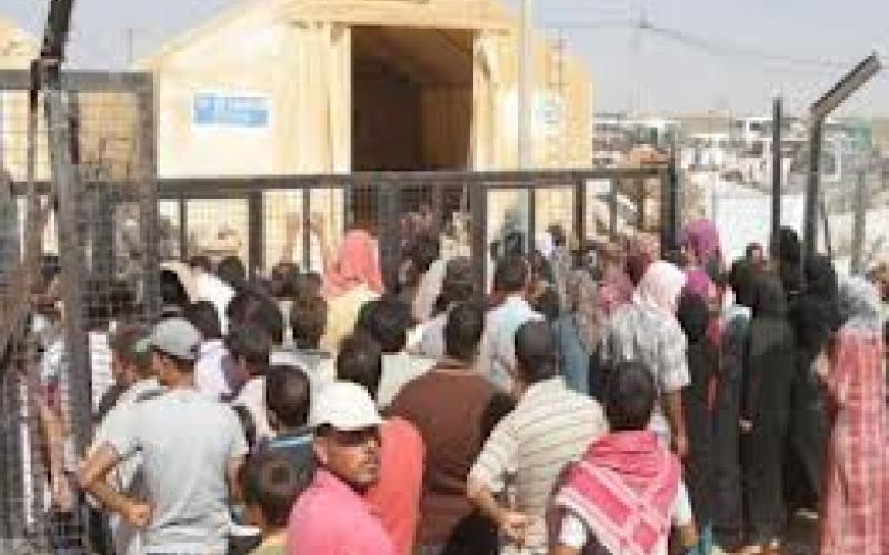 "عشرة دنانير...ثمن الدور امام مفوضية اللاجئين