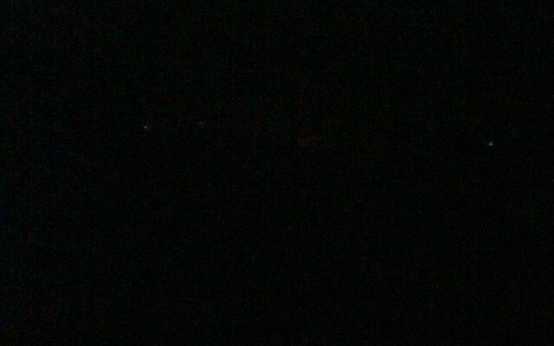 غزة تغرق بالظلام بعد أن قطعت إسرائيل التيار الكهربائي عن القطاع