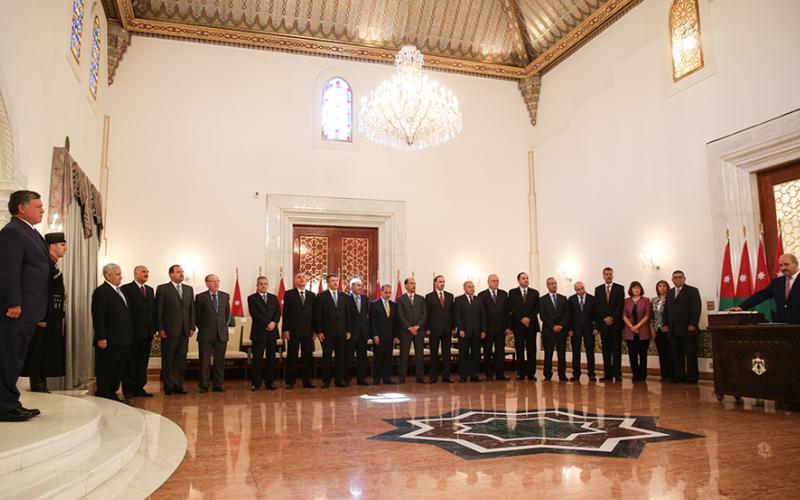 إقصاء صامت للمرأة عن مواقع صنع القرار في المؤسسات العامة