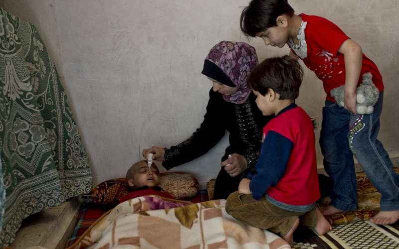 السرطان يشارك اللجوء في خطف الابتسامة من وجوه الأطفال