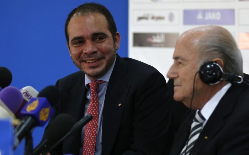 انتخابات الفيفا.. لعبة السياسة في مربع الرياضة