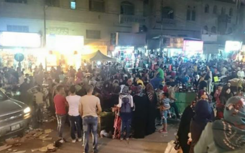 حركة تسوق نشطة في الرصيفة قبيل العيد