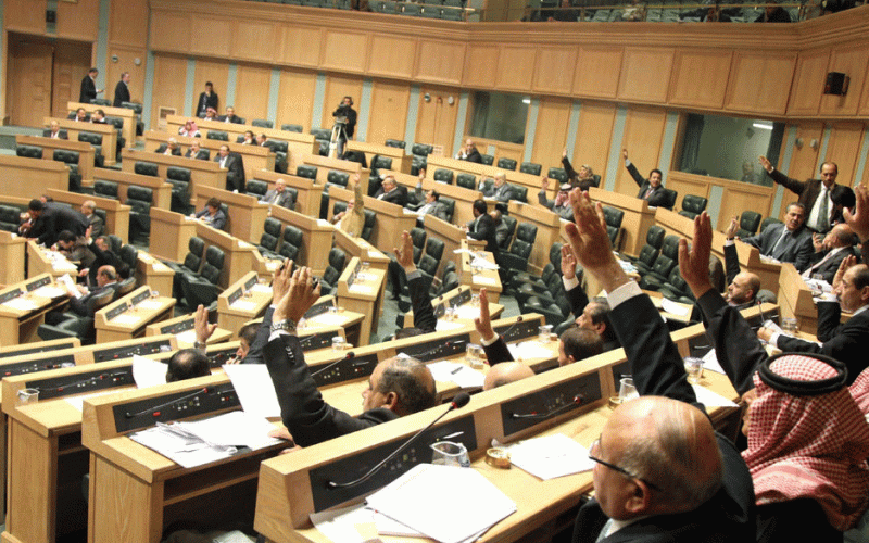 اجتماع نيابي حاد حول تسعير المشتقات النفطية