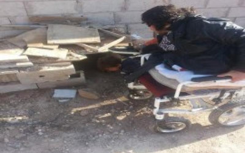 لاجئ سوري يكمل مشوار حياته بنصف جسد