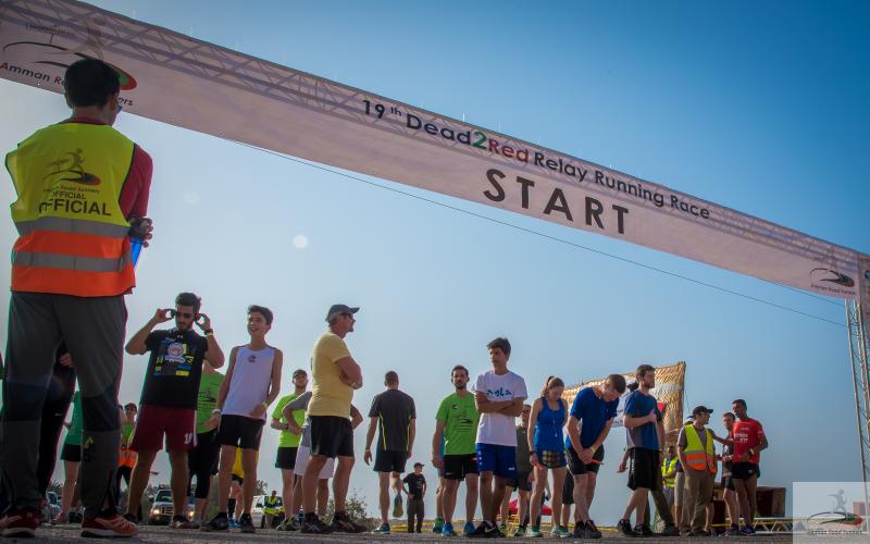 "الرياضيون" بطل سباق الركض تتابع من البحر الميت للبحر الأحمر