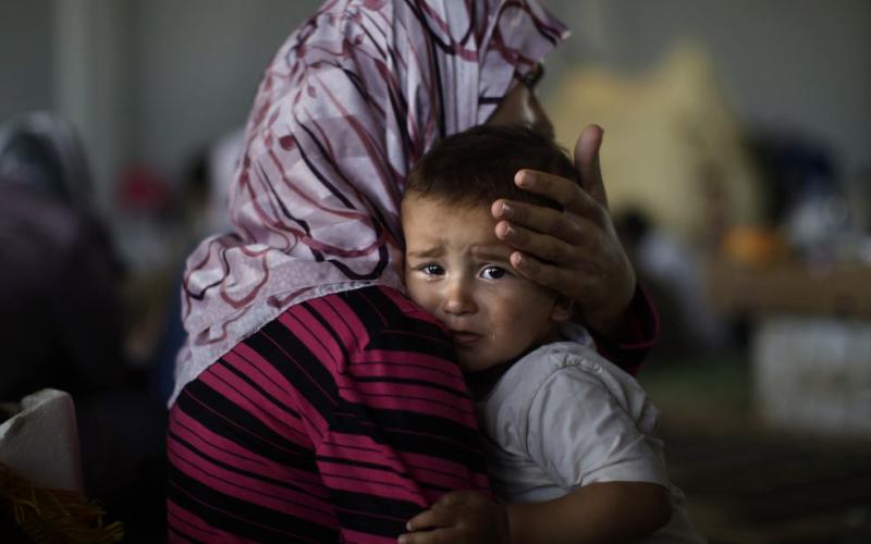 حين تحيي الأمّ السورية عيدها في بلدان اللجوء