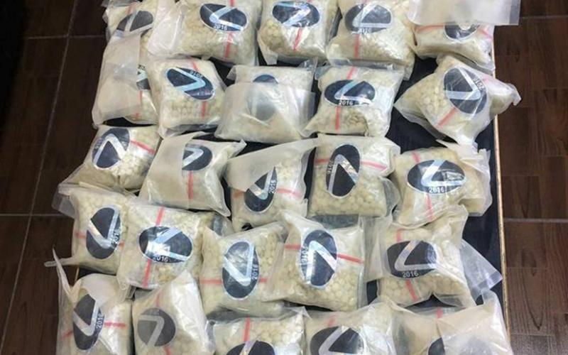 إحباط تهريب 50 ألف حبة مخدرة