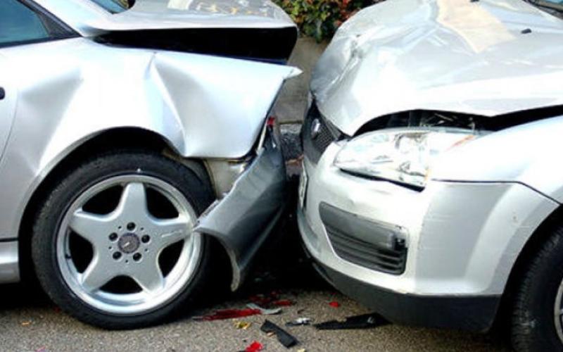 خو: إصابة 6 أشخاص بحادث تصادم