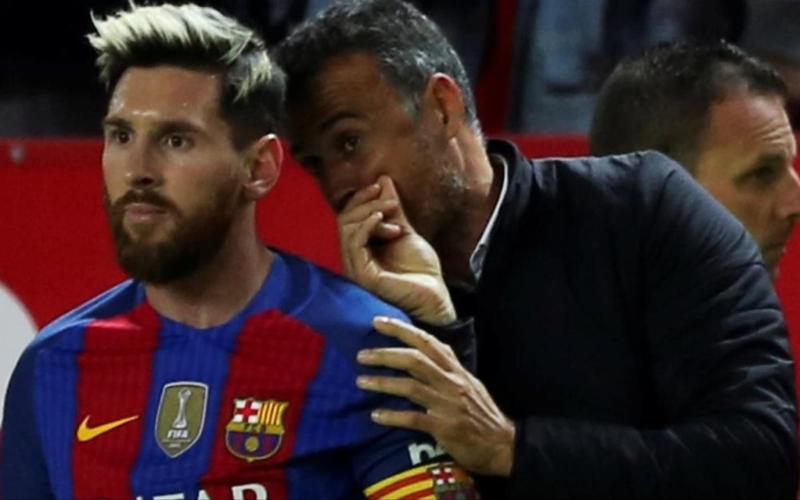 إنريكي: ميسي باقٍ في برشلونة لسنوات طويلة