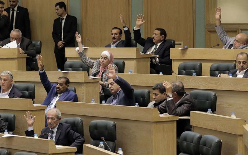 "النواب" يرجئ مناقشة 308.. ويقر 67 مادة من "العقوبات"