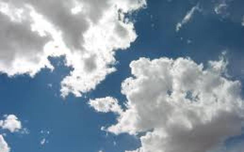 طقس غائم اليوم واجواء لطيفة الاربعاء والخميس