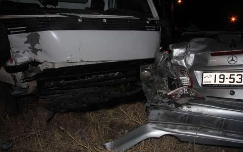 6 اصابات في اصطدام مركبتين بالزرقاء