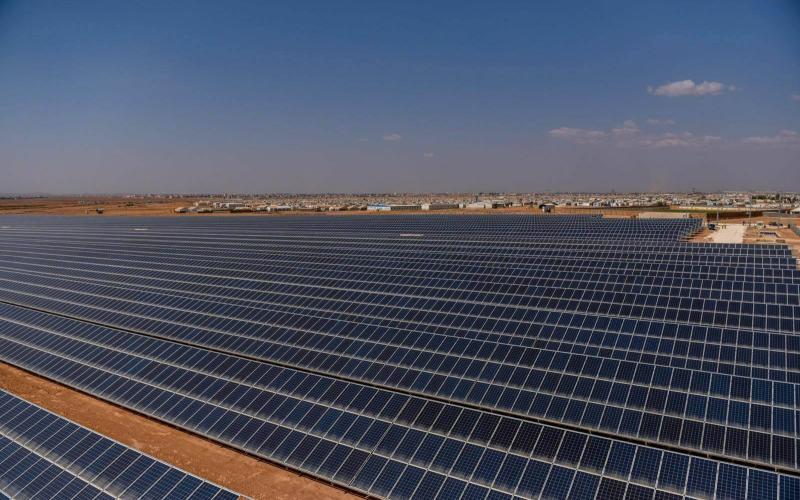 مخيم الزعتري للاجئين يتحول للطاقة الخضراء