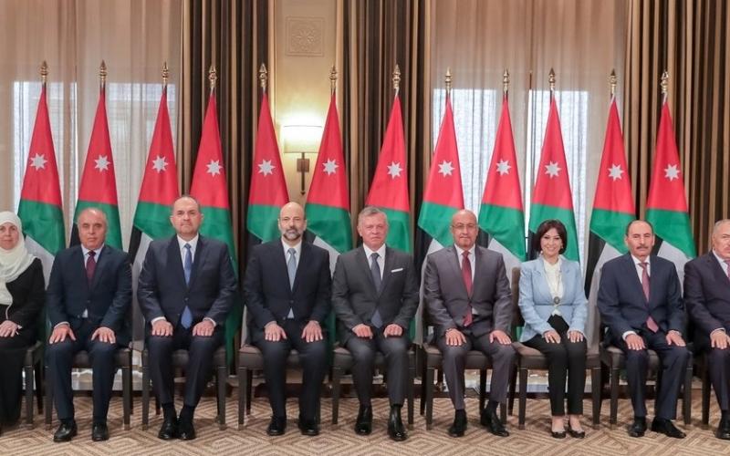 الوزراء الجدد بحكومة الرزاز يؤدون اليمين الدستورية