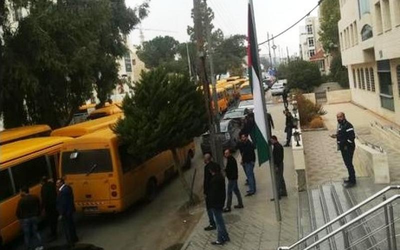 اعتصام لأصحاب حافلات المدارس الخاصة أمام "النقل"