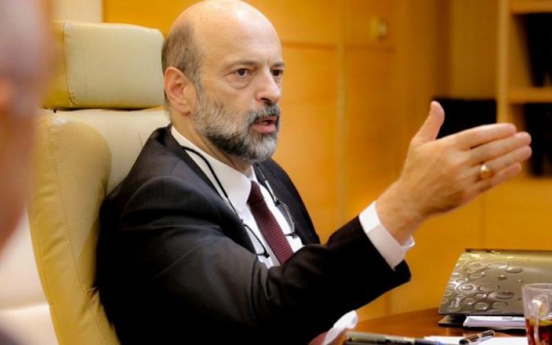 الرزاز يجب إقرار ضريبة الدخل "لعيون الأردن"