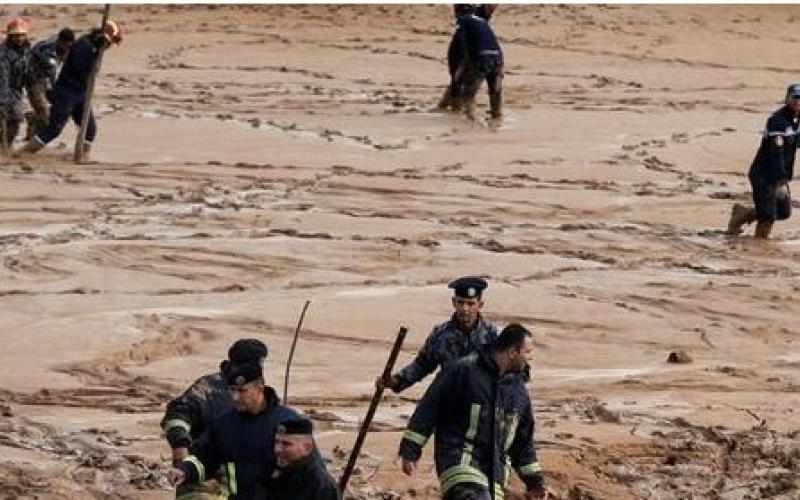 العثور على 28 مفقودا بأحد سيول ماعين ووفاة سائحة في البترا