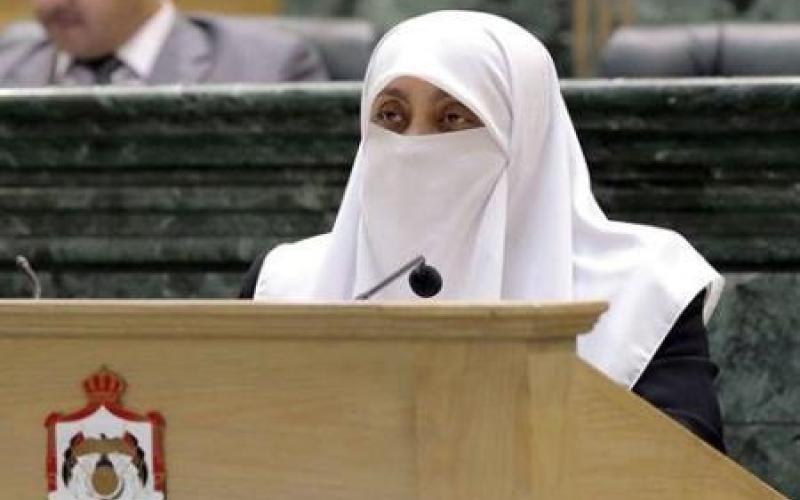 النائب العتوم: " 54 "مليون دينار لطباعة مناهج تم الغاؤها في المدارس