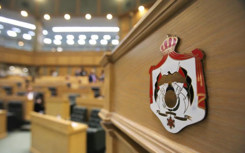 القانونية النيابية: اضافة الغرامات وجرائم جديدة وكافة مخالفات السير للعفو